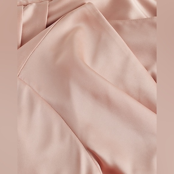 Express Twist Front Tie Back Top - Picture 6 of 8